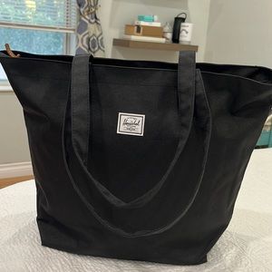 Herschel Tote with Zipper